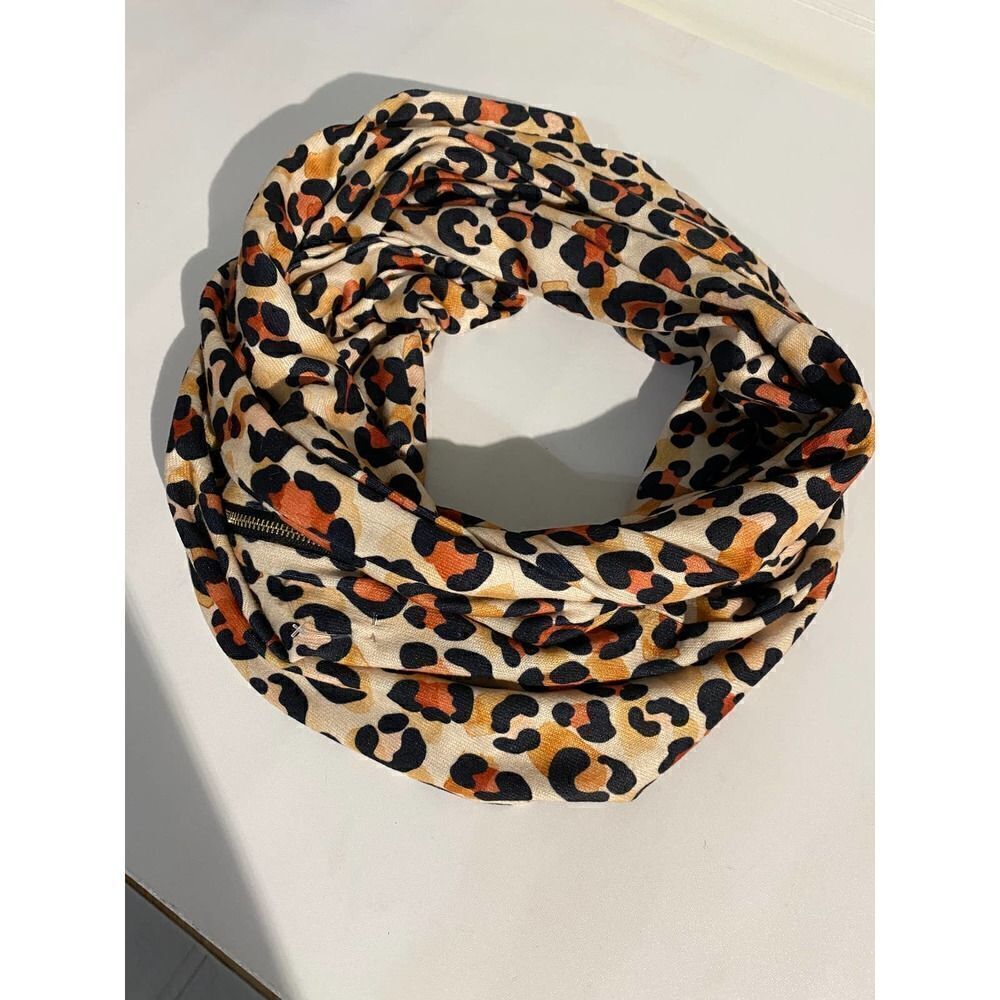 Cheetah Print Infinity Scarf With Pocket - Picture 5 of 5